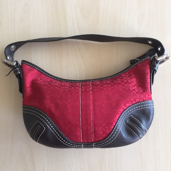 Coach Red Shoulder Bag Signature C’s - Picture 2 of 8
